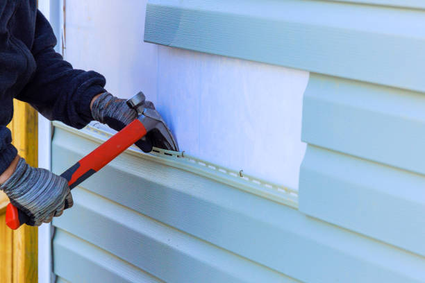 Reliable Emergency Siding Repair contractor in Cary, IL by Squared Siding
